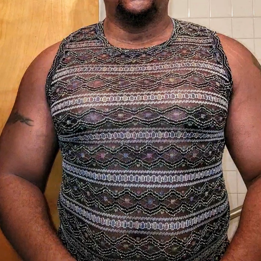 sleeveless top